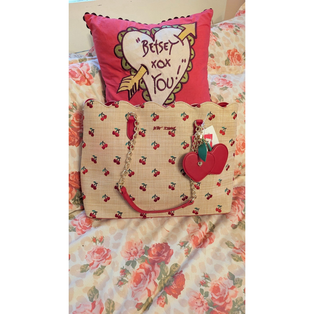 NWT Betsey Johnson large shoulder bag